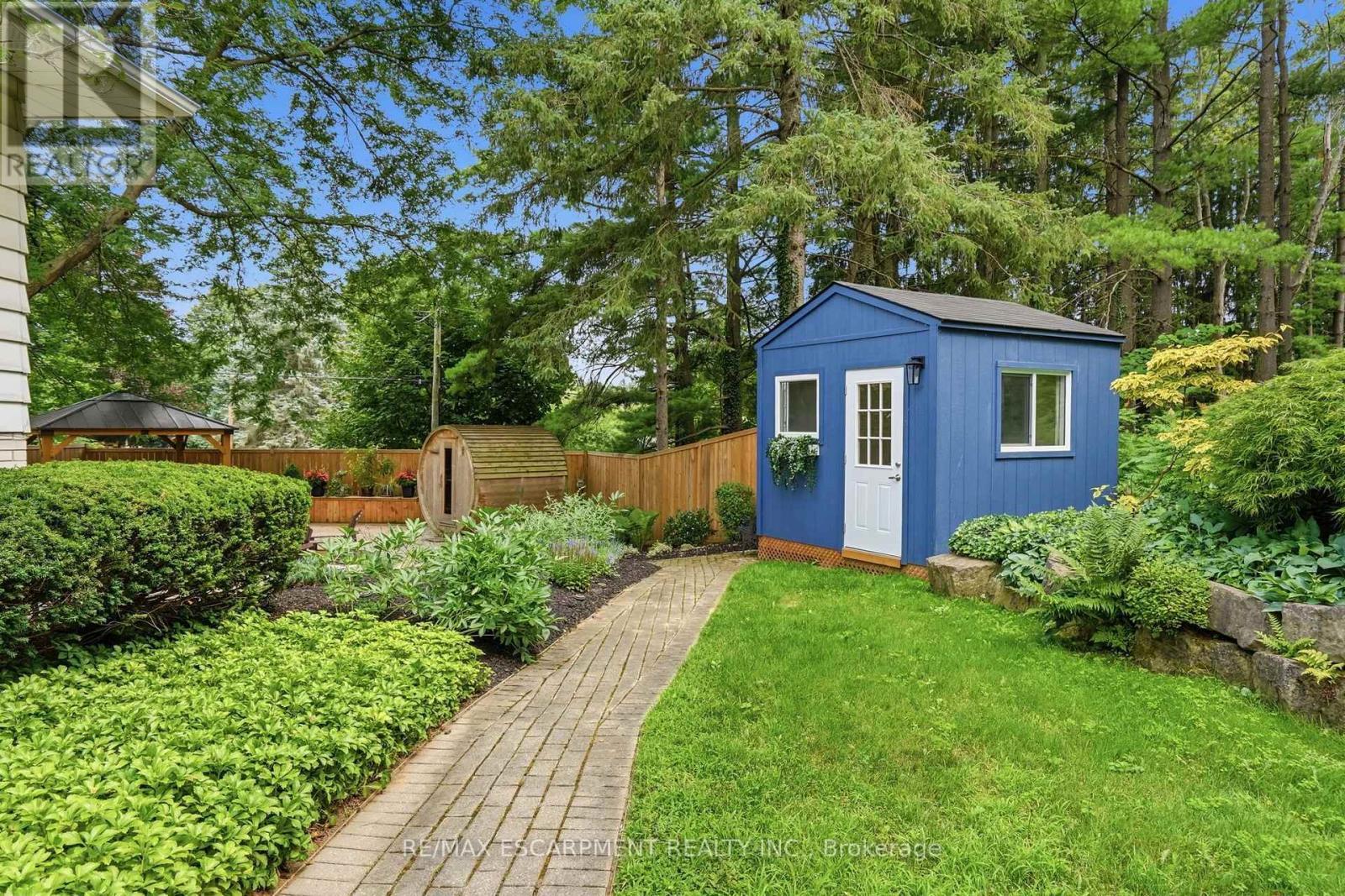 2 Jameson Drive, Hamilton, ON - Outdoor
