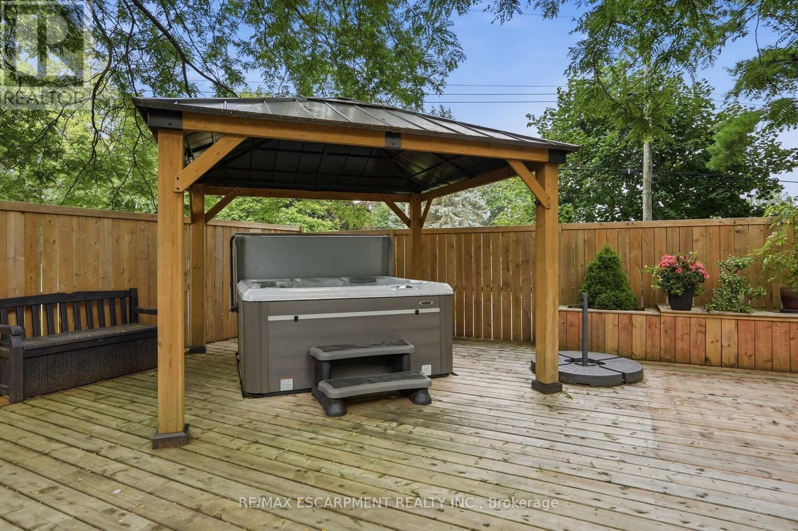 2 Jameson Drive, Hamilton, ON - Outdoor With Deck Patio Veranda