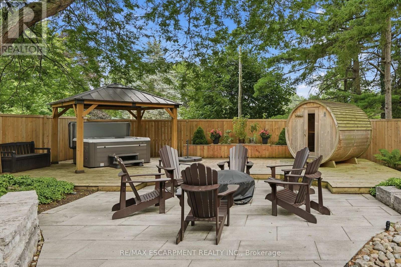 2 Jameson Drive, Hamilton, ON - Outdoor With Deck Patio Veranda