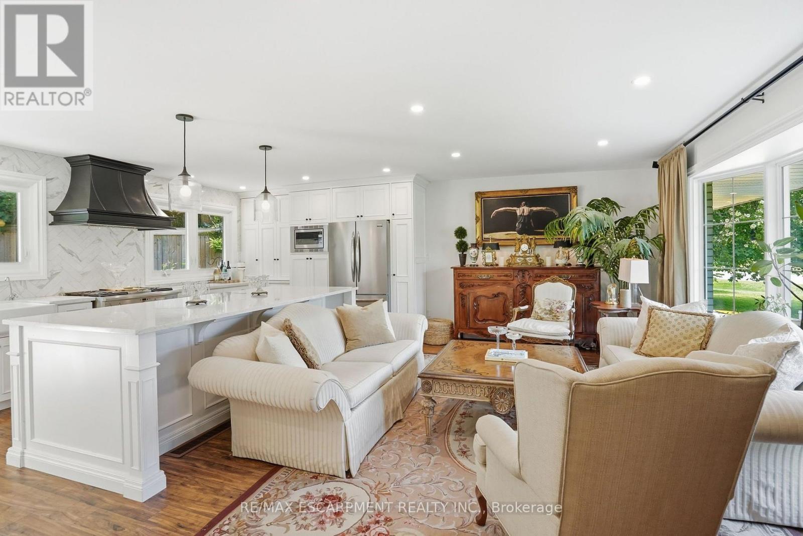 2 Jameson Drive, Hamilton, ON - Indoor Photo Showing Other Room