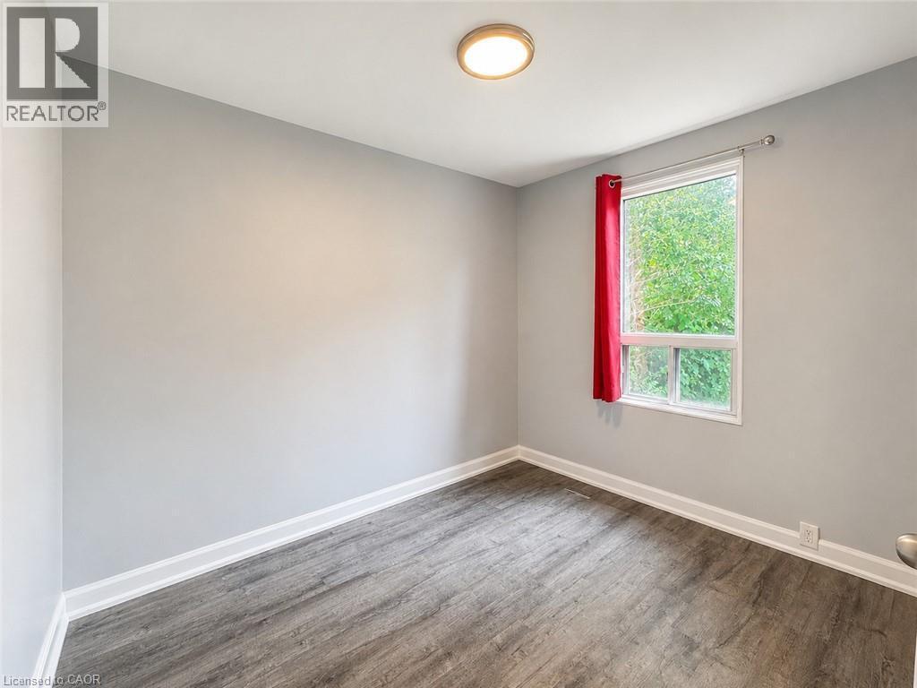 250 Weir Street N, Hamilton, ON - Indoor Photo Showing Other Room