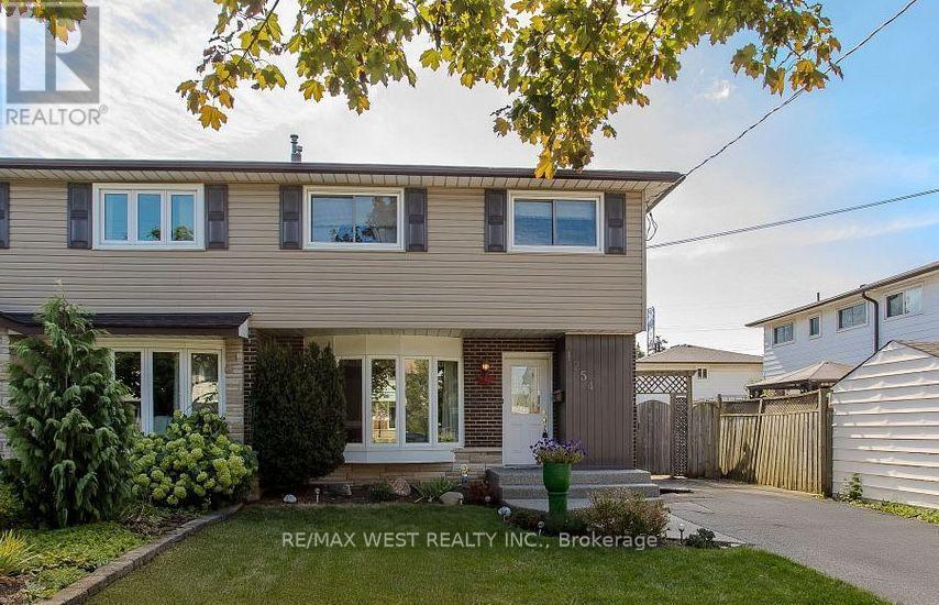 1254 Treeland Street, Burlington, ON - Outdoor
