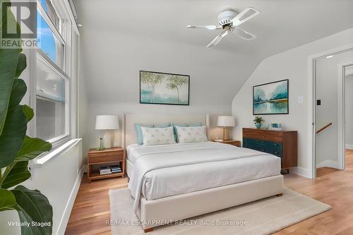 128 East 39Th Street, Hamilton, ON - Indoor Photo Showing Bedroom
