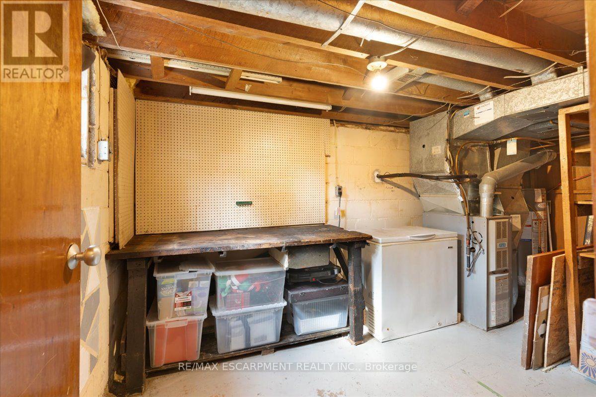 128 East 39Th Street, Hamilton, ON - Indoor Photo Showing Basement