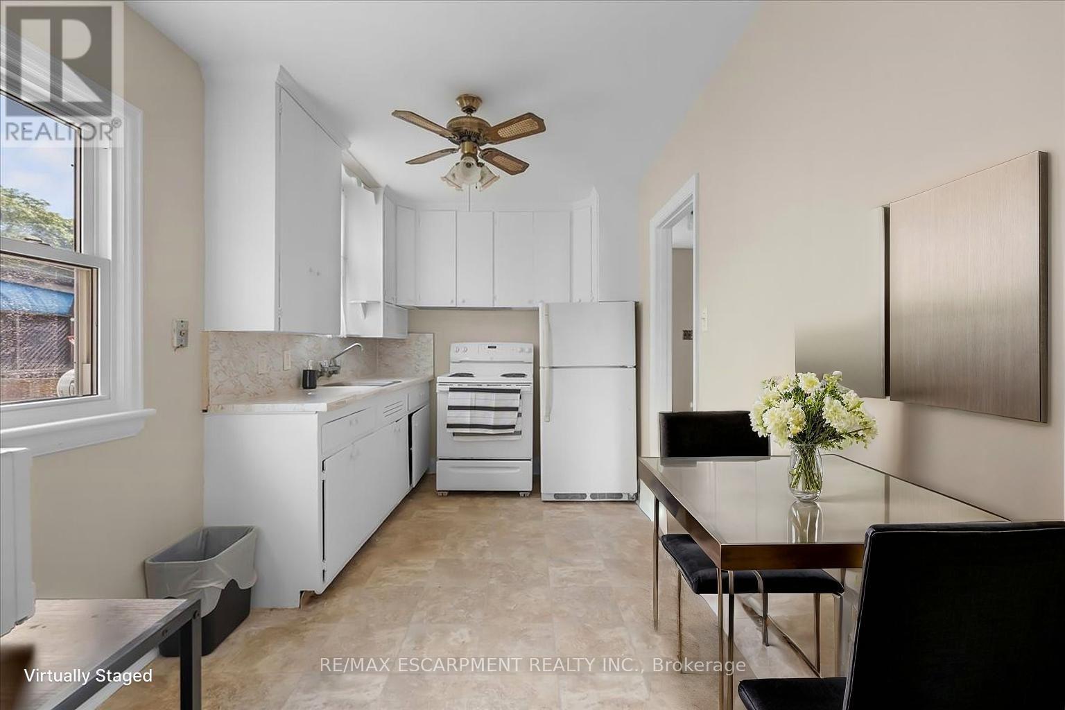 128 East 39Th Street, Hamilton, ON - Indoor