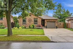 224 ATHENIA DRIVE Hamilton, ON L8J 1T7