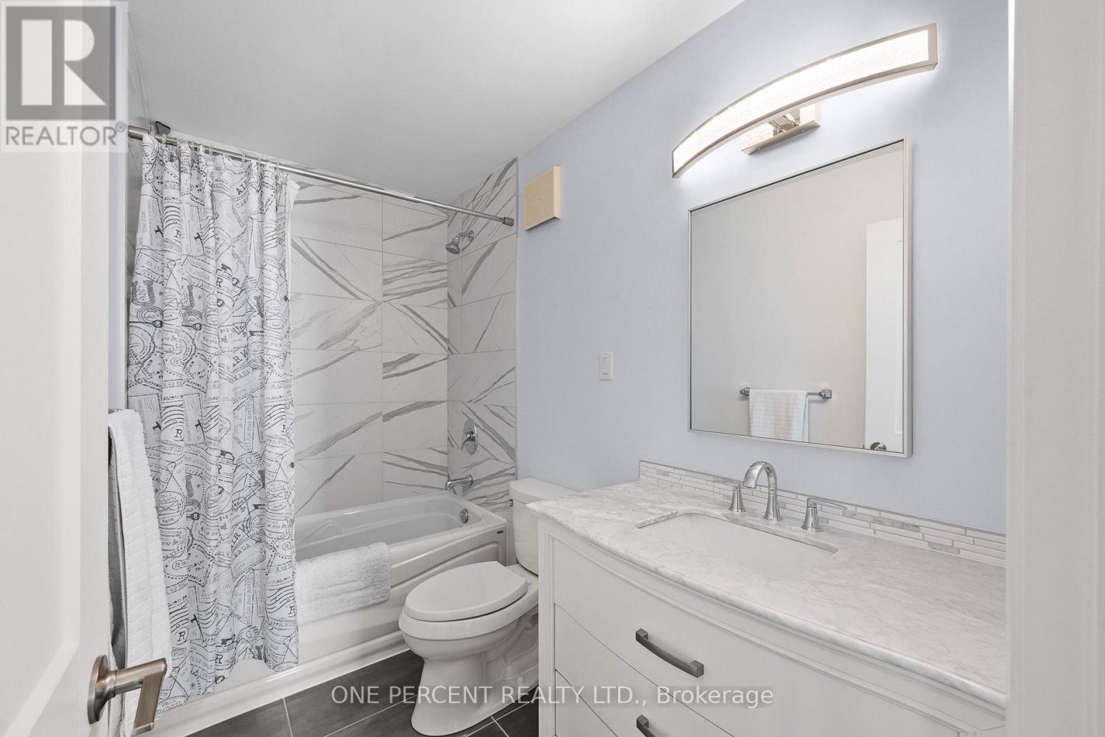 Main Bathroom - 8 Rastila Crescent, Ottawa, ON - Indoor Photo Showing Bathroom