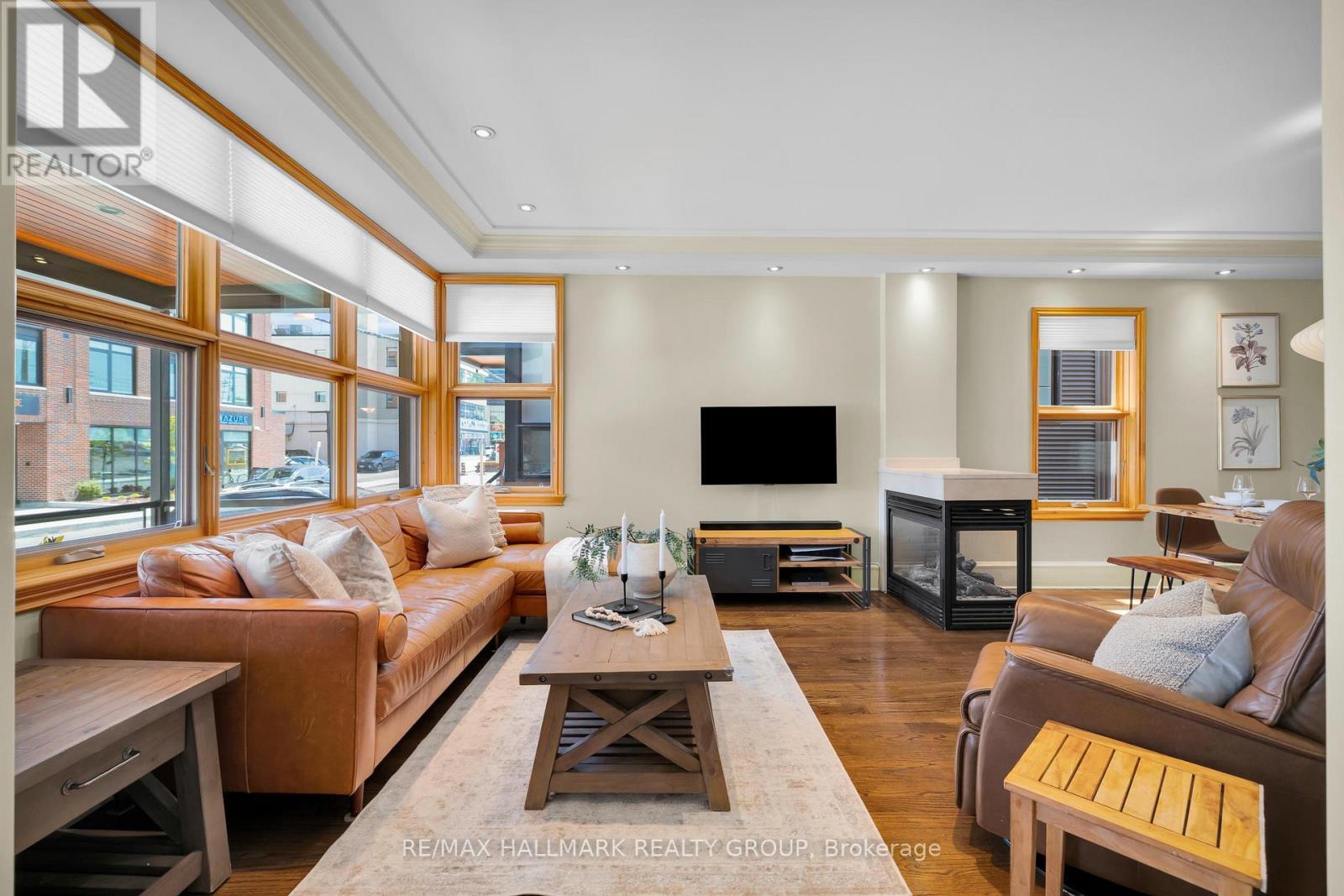 376 Winona Avenue, Ottawa, ON - Indoor Photo Showing Living Room With Fireplace