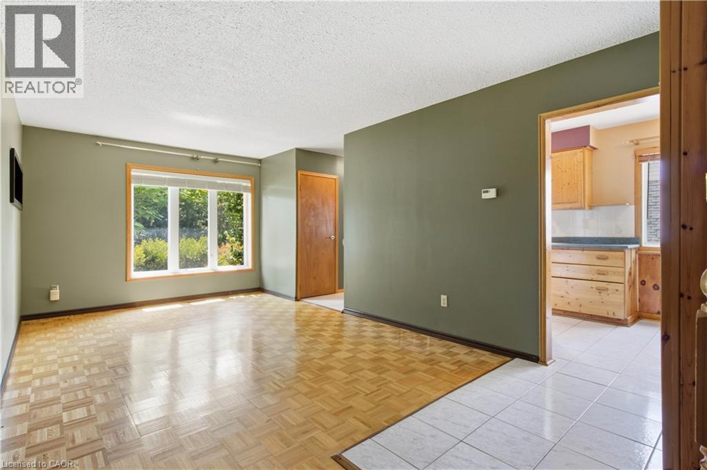 90 Halifax Drive, Kitchener, ON - Indoor Photo Showing Other Room