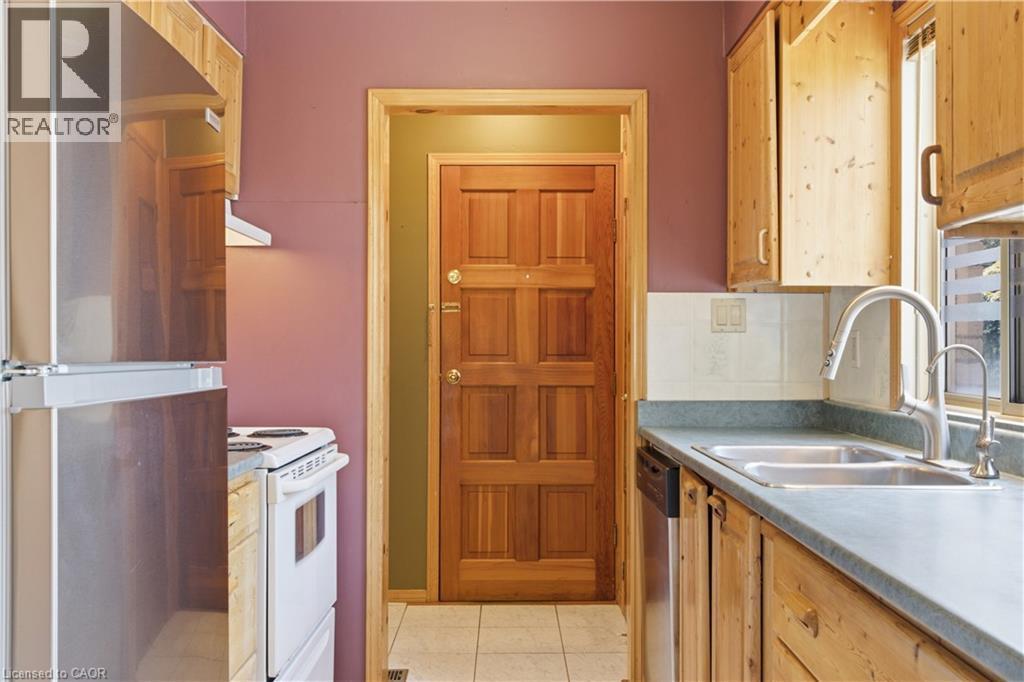 90 Halifax Drive, Kitchener, ON - Indoor Photo Showing Kitchen With Double Sink
