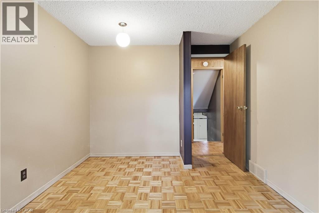 90 Halifax Drive, Kitchener, ON - Indoor Photo Showing Other Room