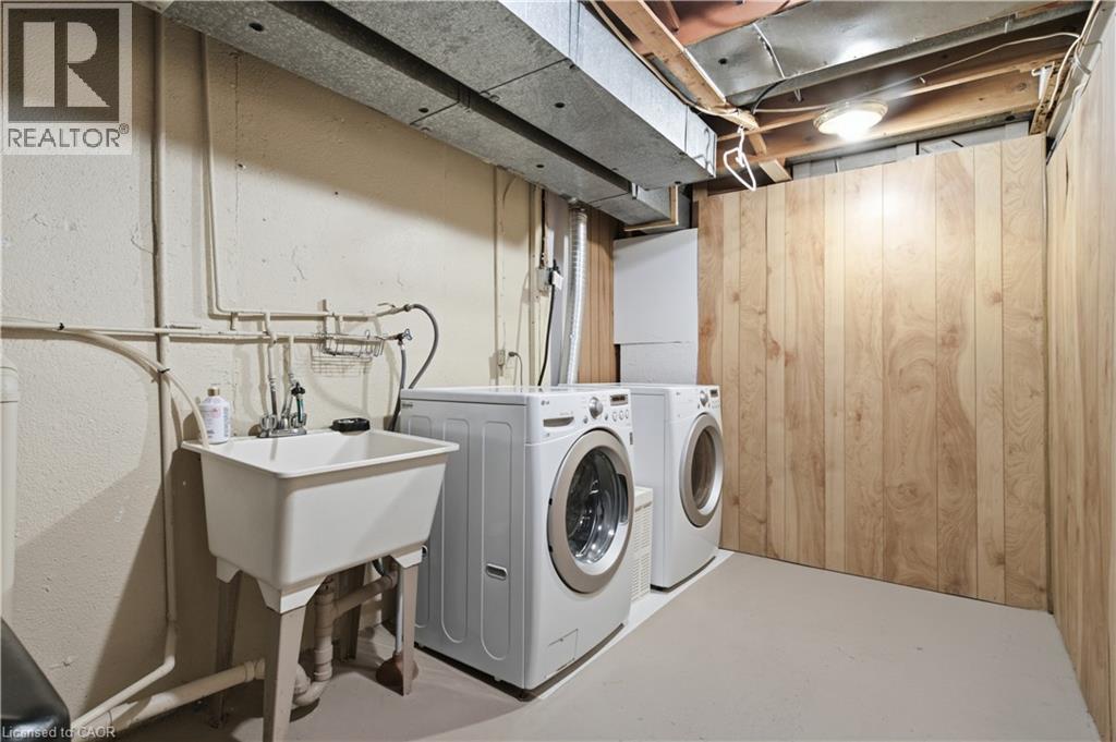 90 Halifax Drive, Kitchener, ON - Indoor Photo Showing Laundry Room