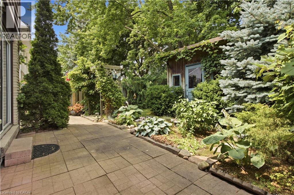 90 Halifax Drive, Kitchener, ON - Outdoor