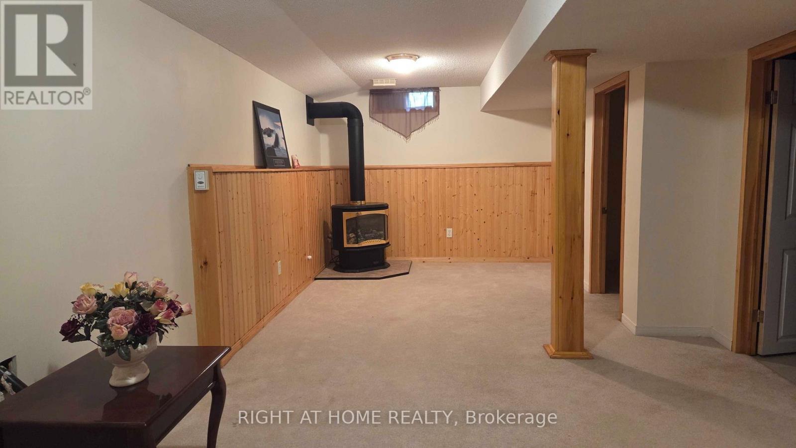 129 Heydon Avenue, New Tecumseth, ON - Indoor Photo Showing Other Room