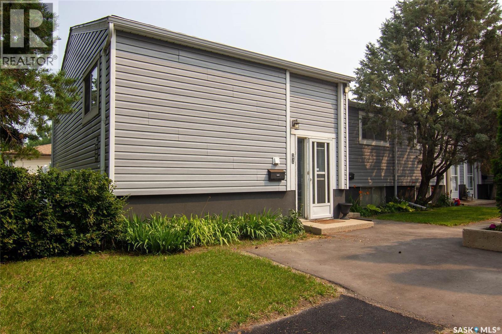 1625 Thompson Avenue, Saskatoon, SK - Outdoor