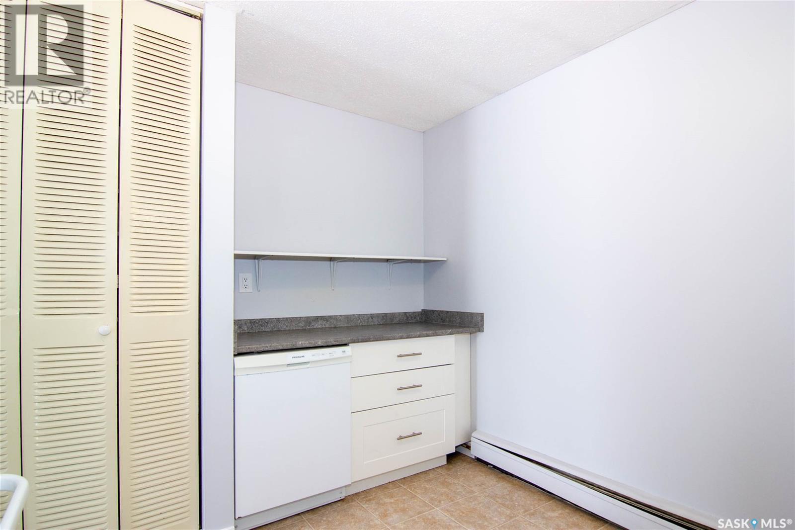 1625 Thompson Avenue, Saskatoon, SK - Indoor Photo Showing Other Room