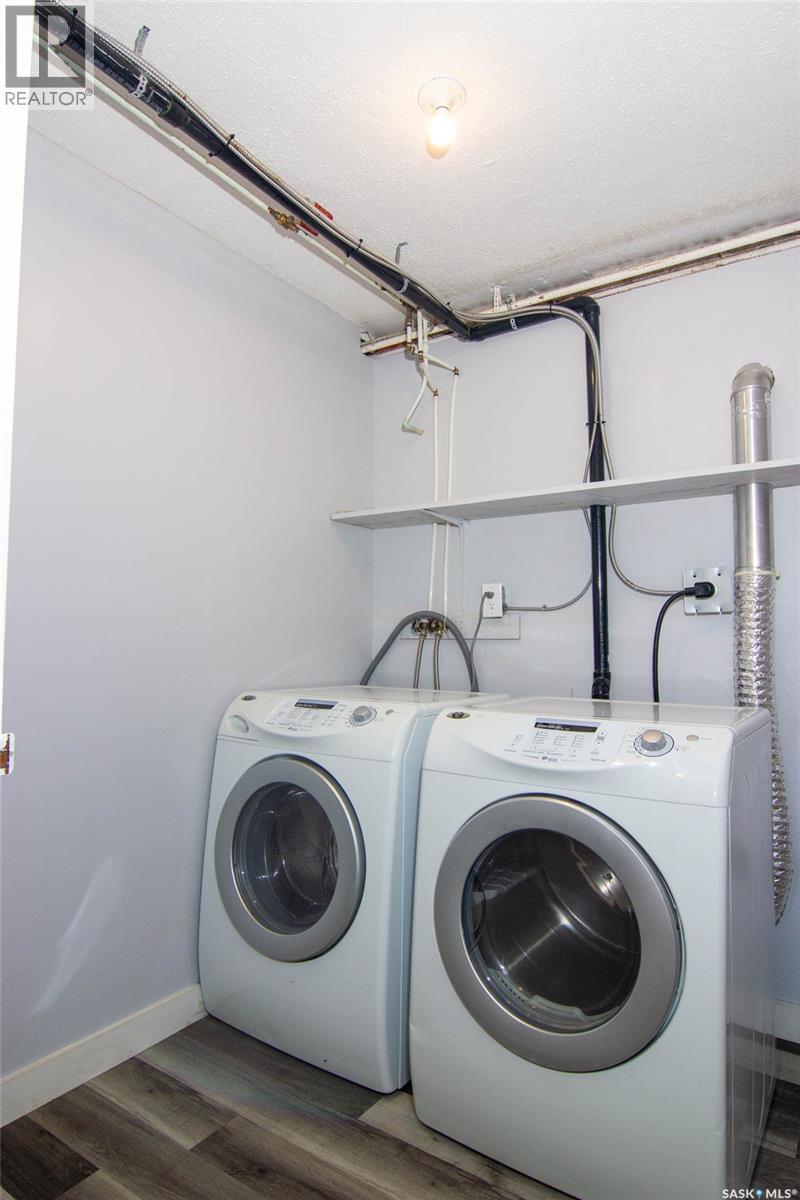 1625 Thompson Avenue, Saskatoon, SK - Indoor Photo Showing Laundry Room