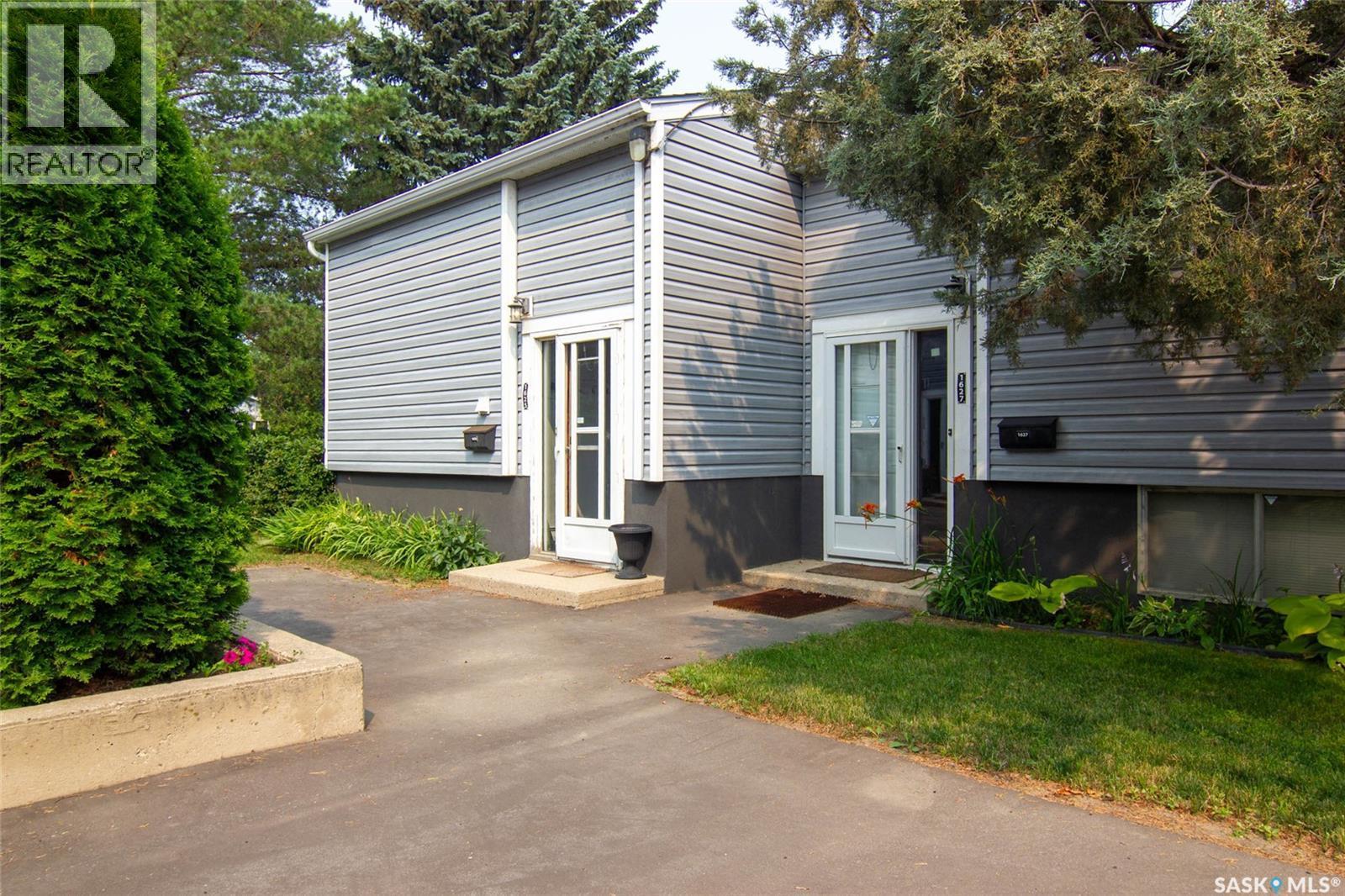 1625 Thompson Avenue, Saskatoon, SK - Outdoor