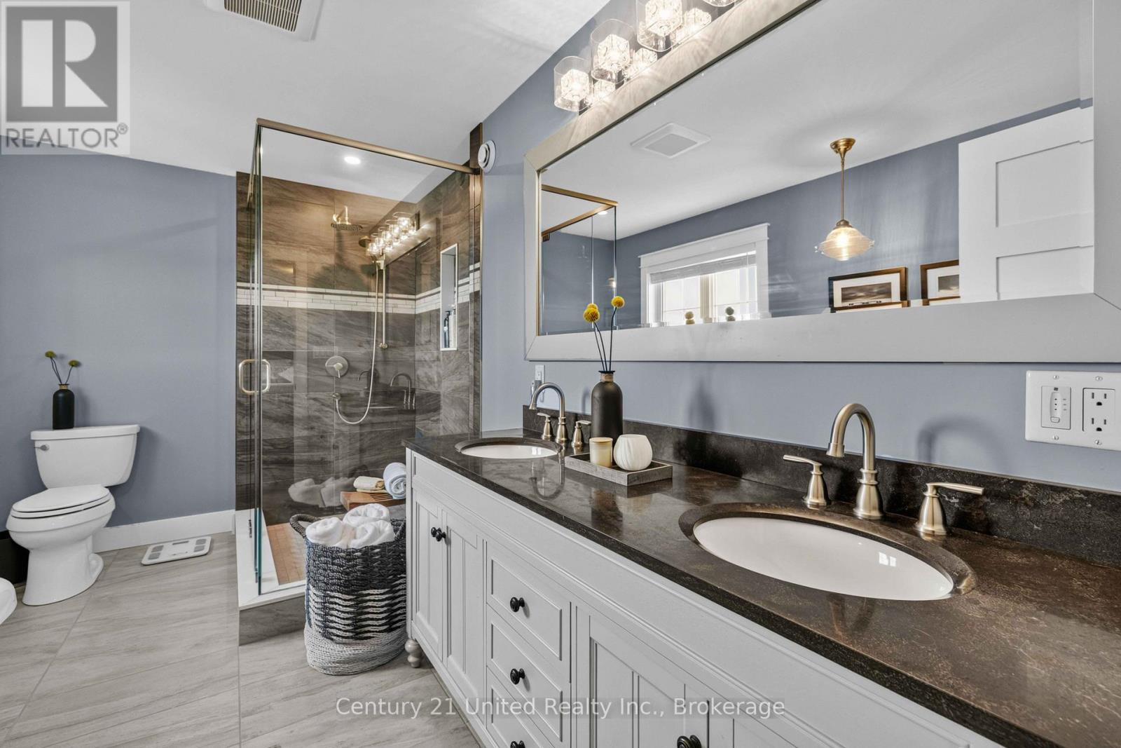 947 Payne Line, Douro-Dummer, ON - Indoor Photo Showing Bathroom