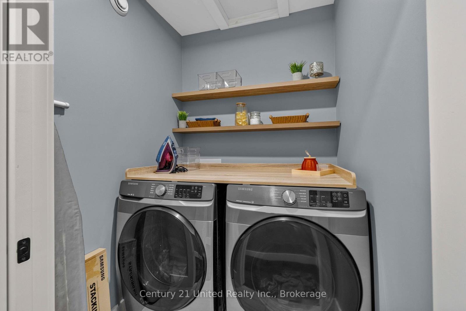 947 Payne Line, Douro-Dummer, ON - Indoor Photo Showing Laundry Room