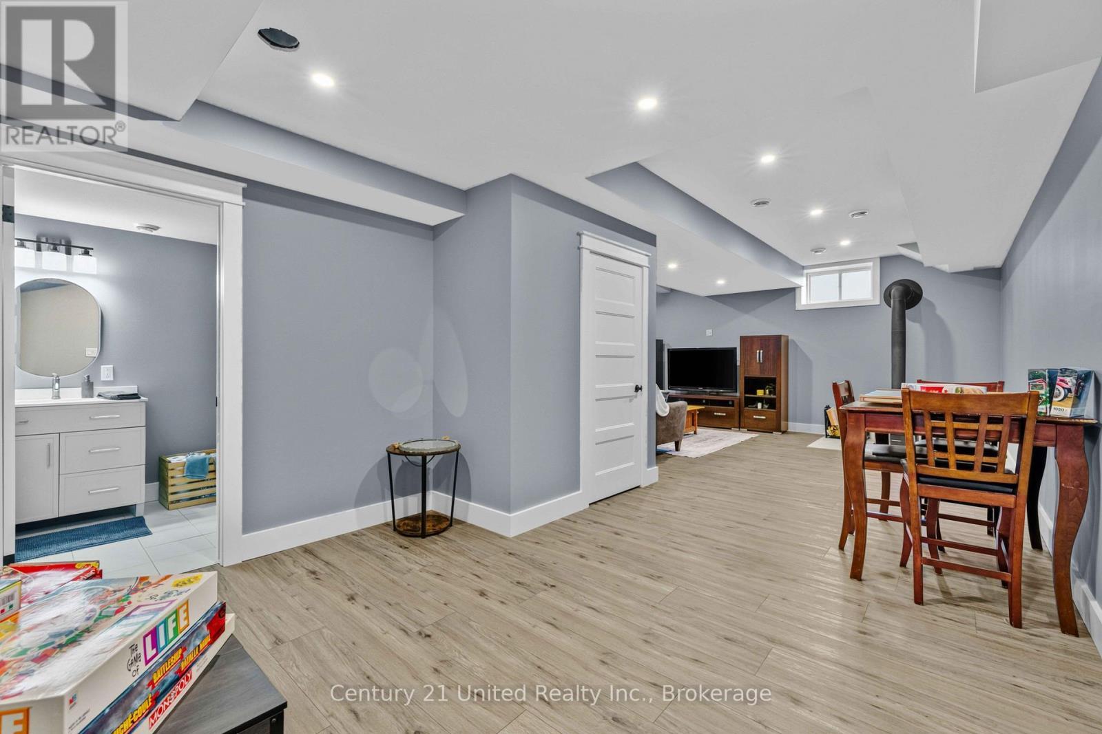 947 Payne Line, Douro-Dummer, ON - Indoor Photo Showing Other Room