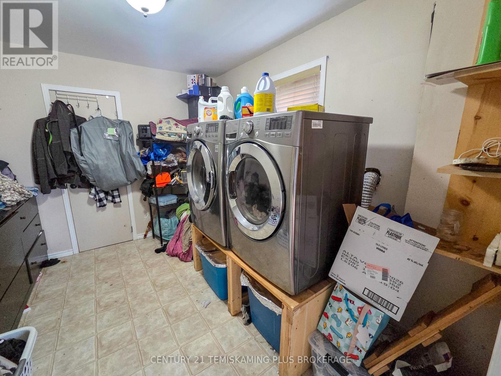 311096 Highway 571, Armstrong (Earlton), ON - Indoor Photo Showing Laundry Room