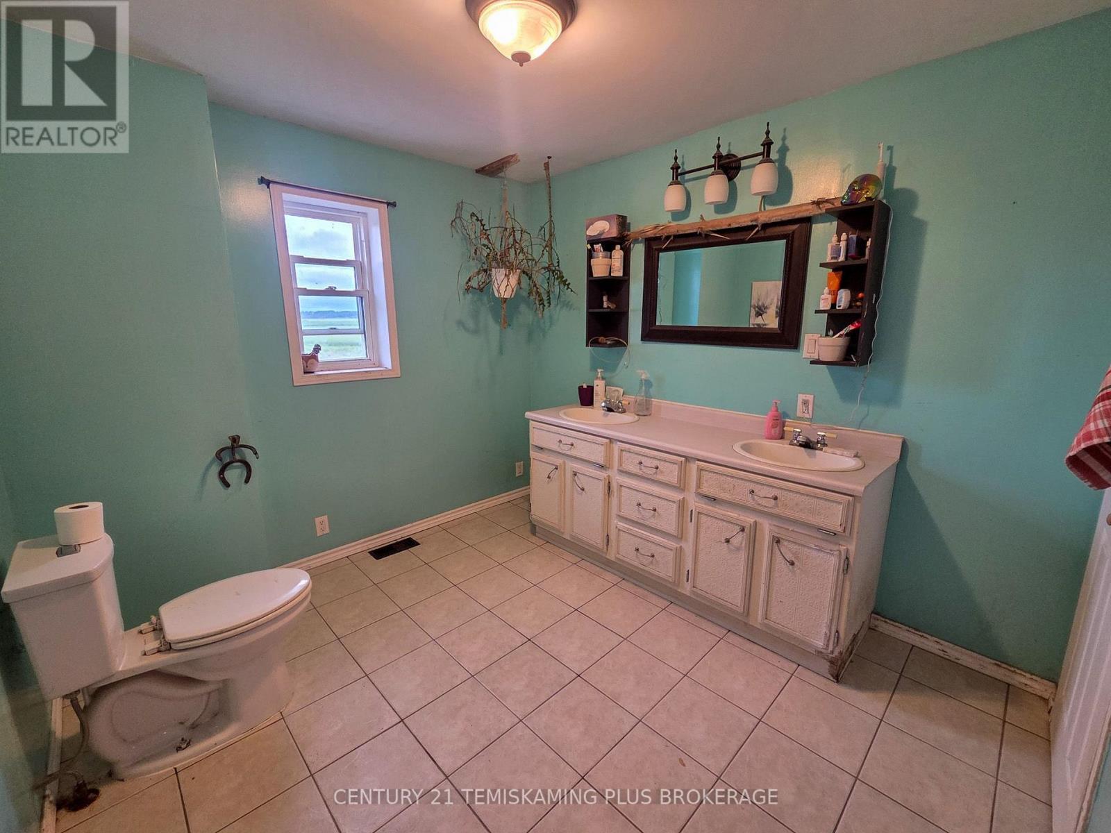 311096 Highway 571, Armstrong (Earlton), ON - Indoor Photo Showing Bathroom