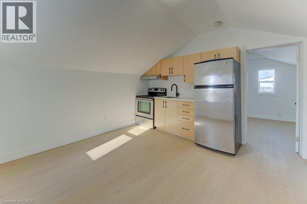 190 Lancaster Street E, Kitchener, ON - Indoor Photo Showing Kitchen