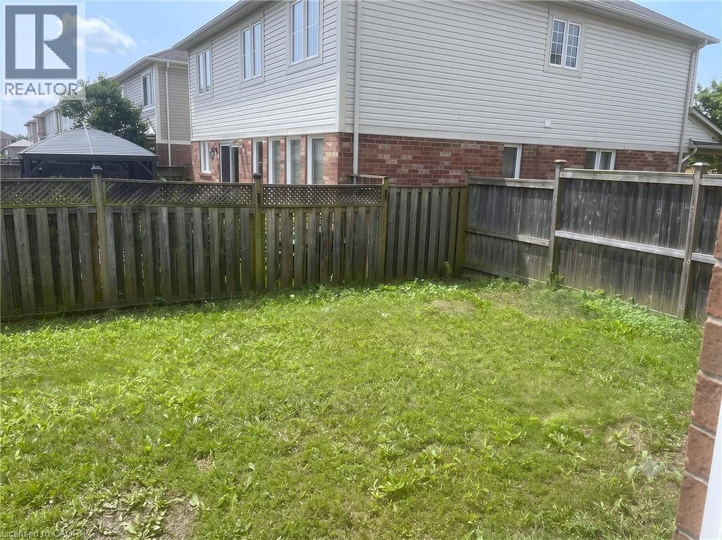 8 Baggs Crescent, Cambridge, ON - Outdoor