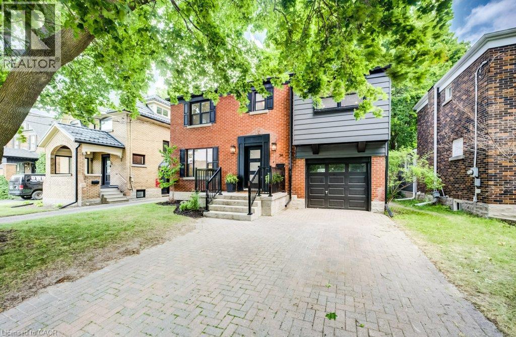 34 Moore Avenue N, Waterloo, ON - Outdoor