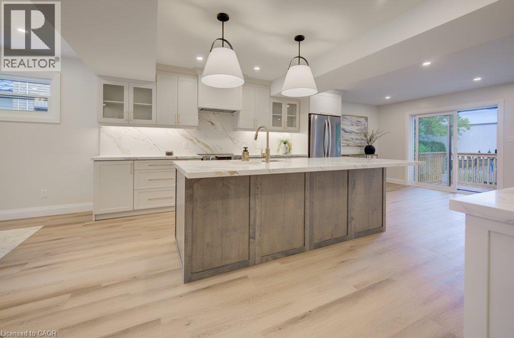 34 Moore Avenue N, Waterloo, ON - Indoor Photo Showing Kitchen With Upgraded Kitchen
