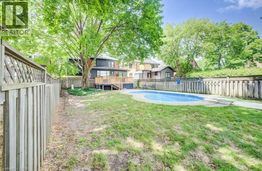 34 Moore Avenue N, Waterloo, ON - Outdoor With Backyard