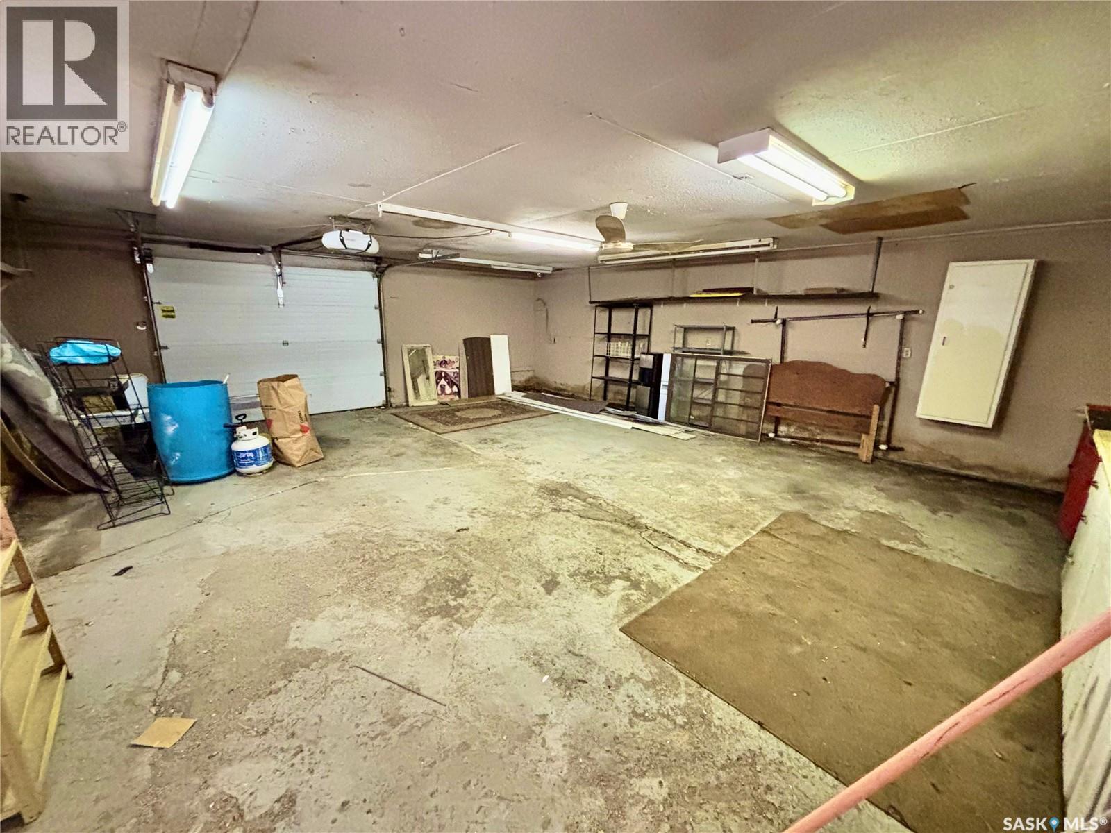 314 Retallack Street, Regina, SK - Indoor Photo Showing Garage