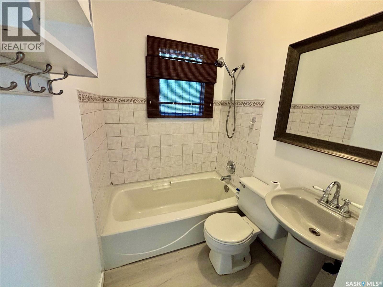 314 Retallack Street, Regina, SK - Indoor Photo Showing Bathroom
