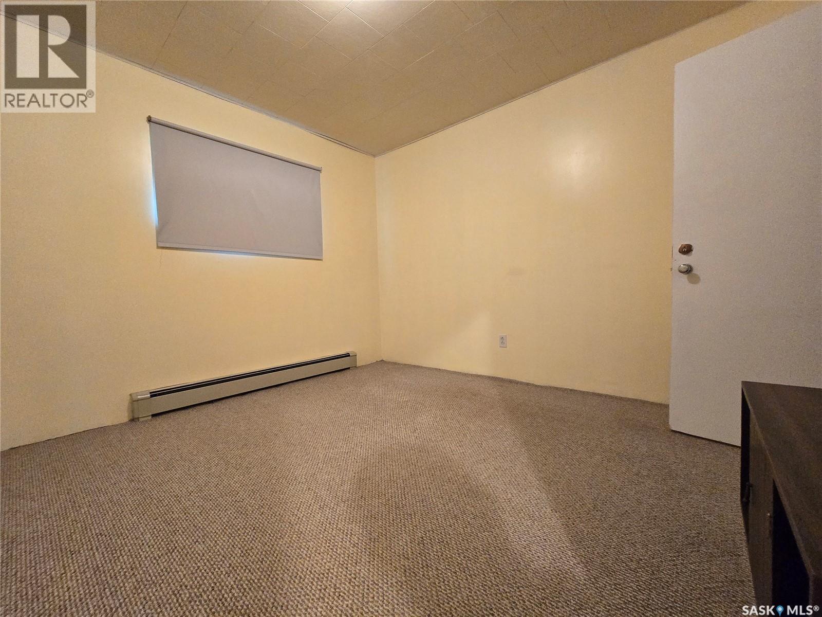 223 9Th Street, Weyburn, SK - Indoor Photo Showing Other Room