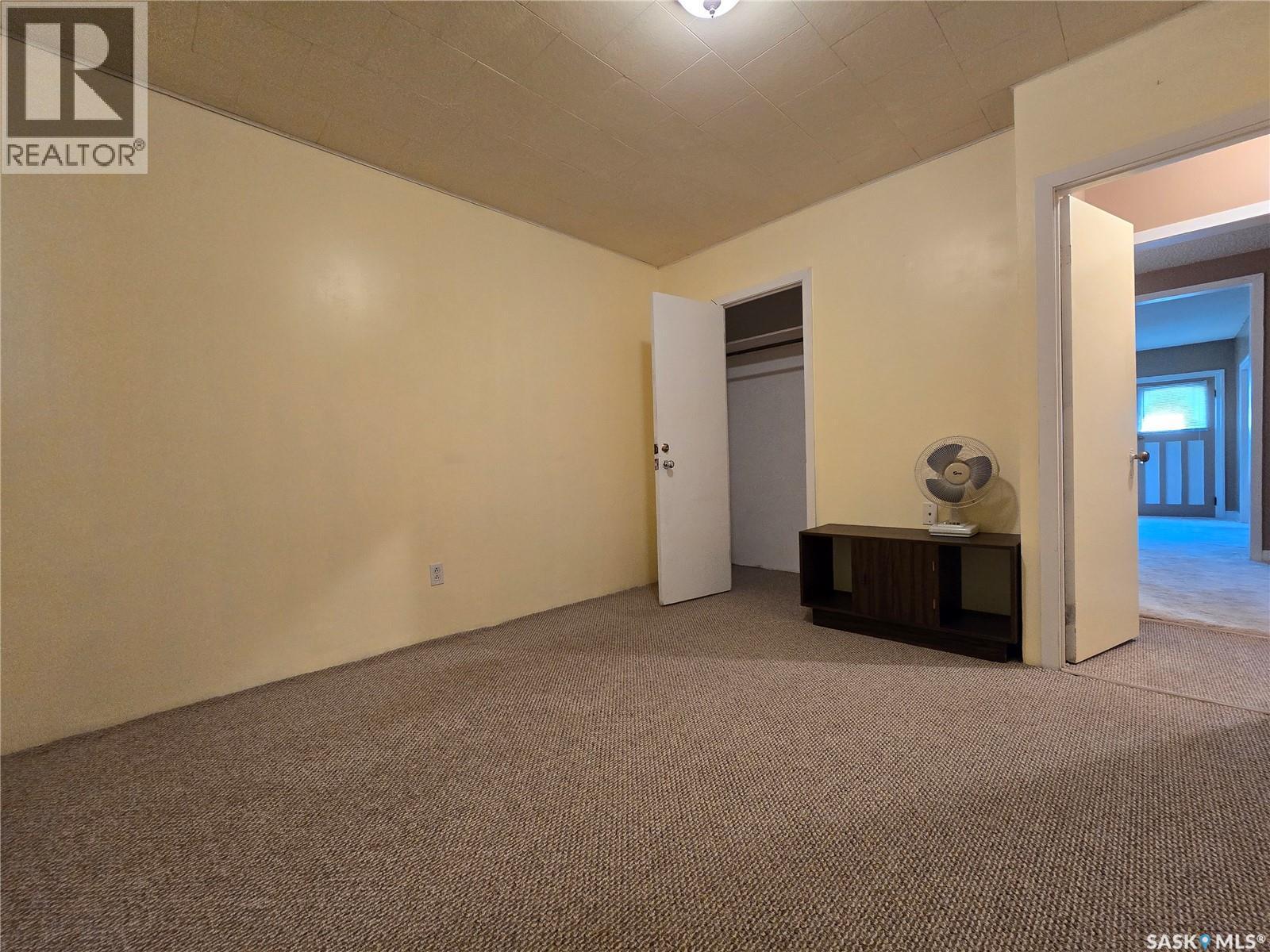 223 9Th Street, Weyburn, SK - Indoor Photo Showing Other Room