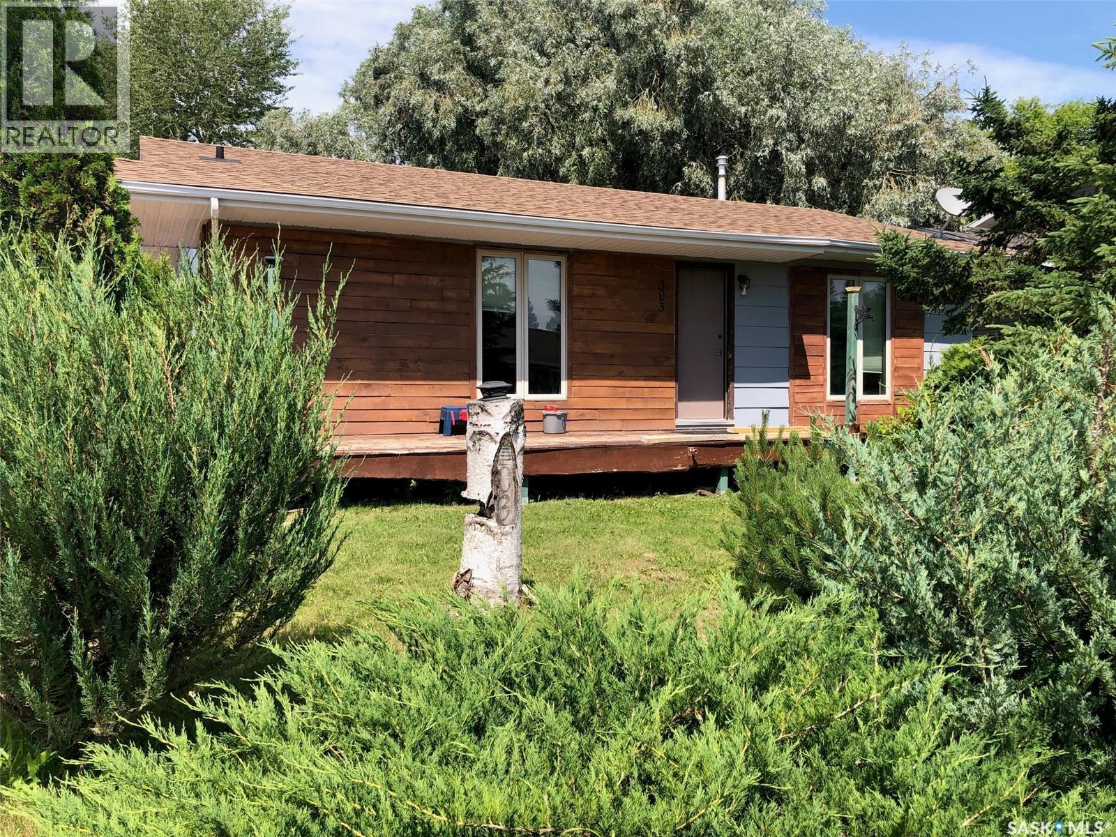303 6Th Avenue, Invermay, SK - Outdoor