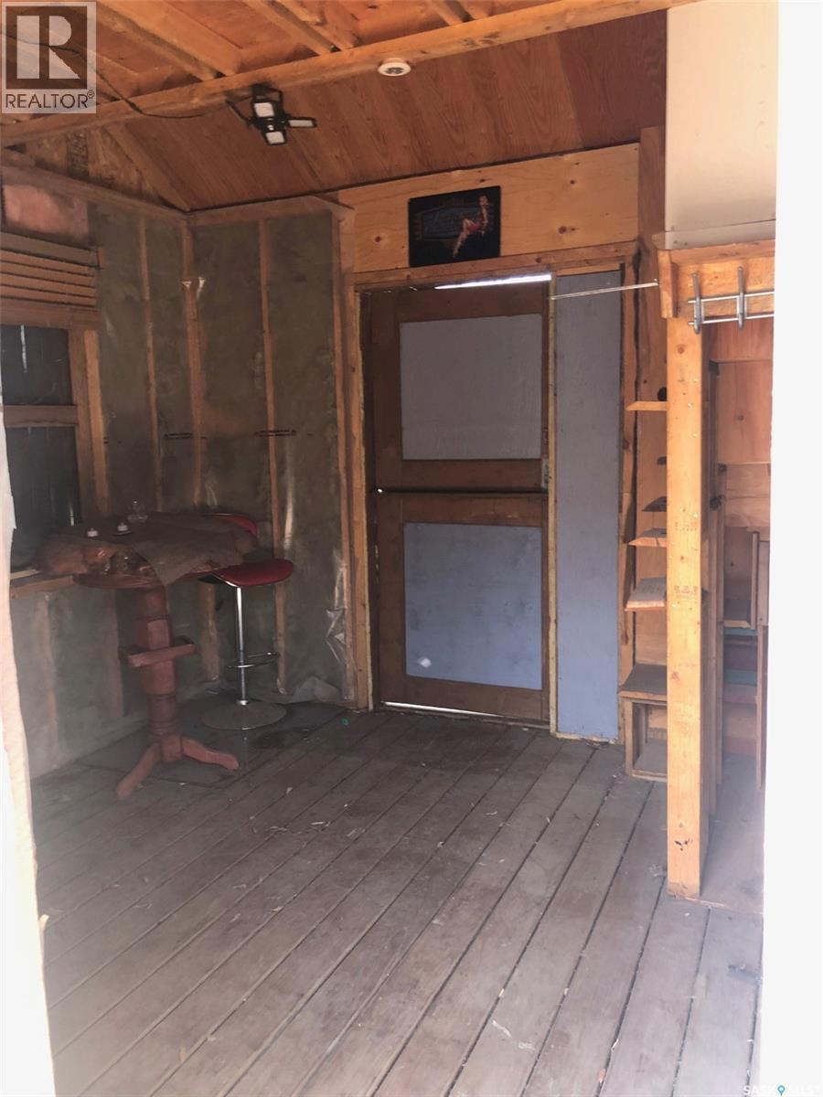 303 6Th Avenue, Invermay, SK - Indoor