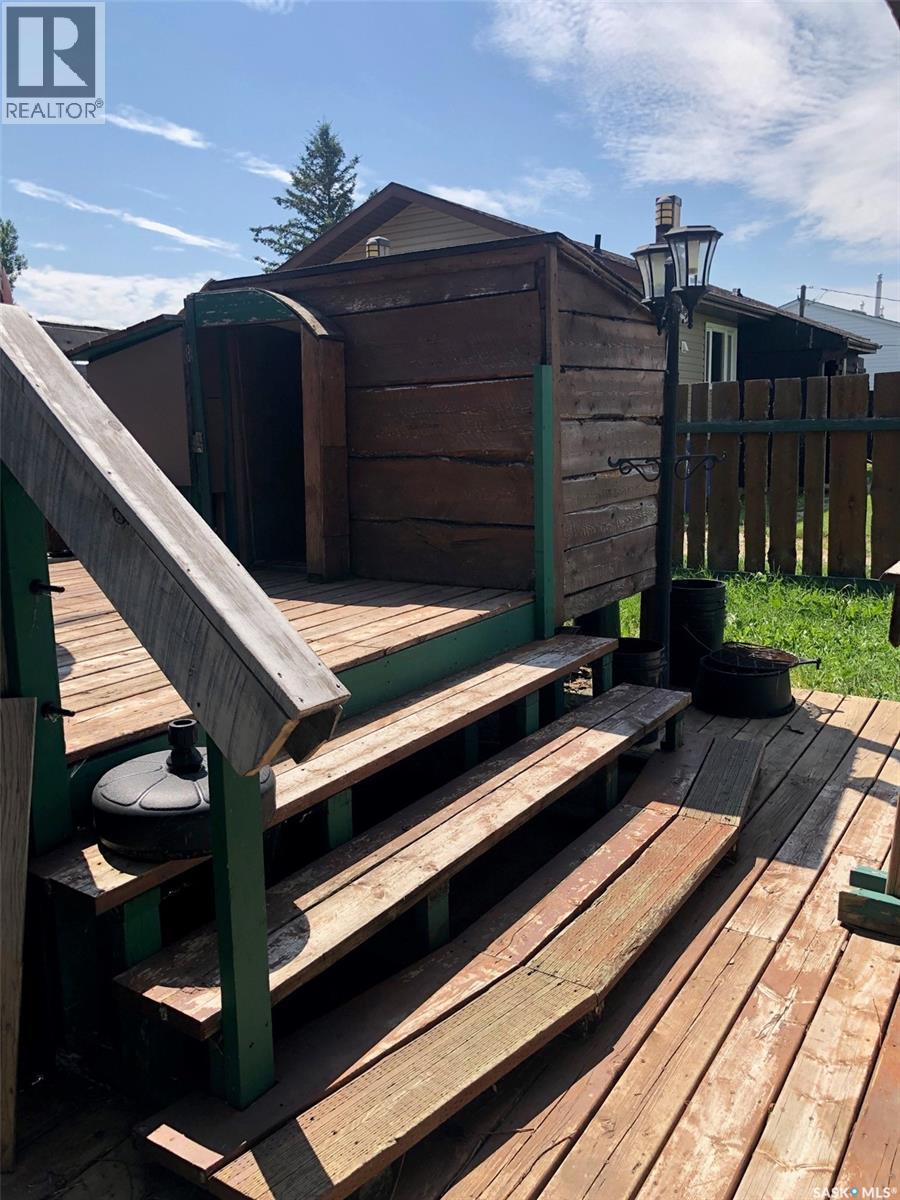 303 6Th Avenue, Invermay, SK - Outdoor With Exterior