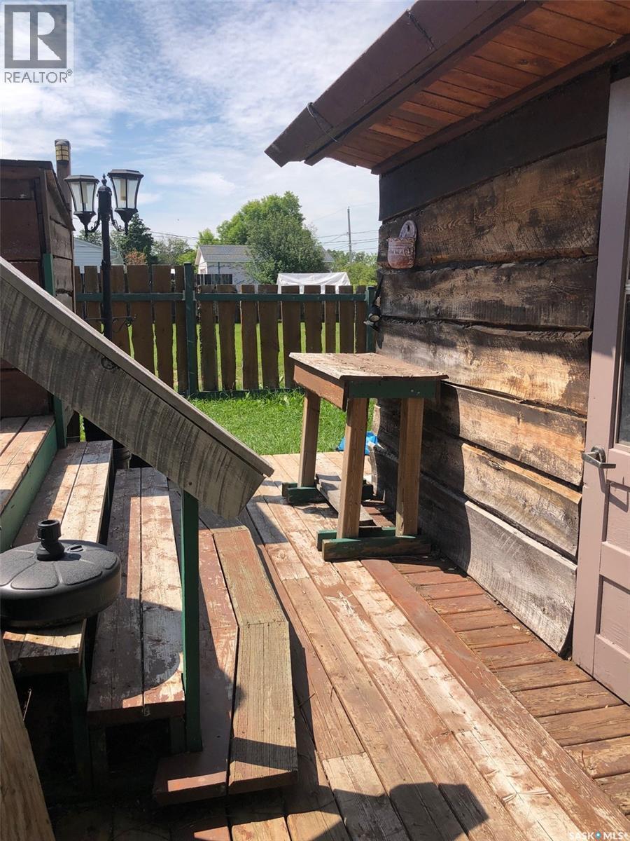 303 6Th Avenue, Invermay, SK - Outdoor With Exterior