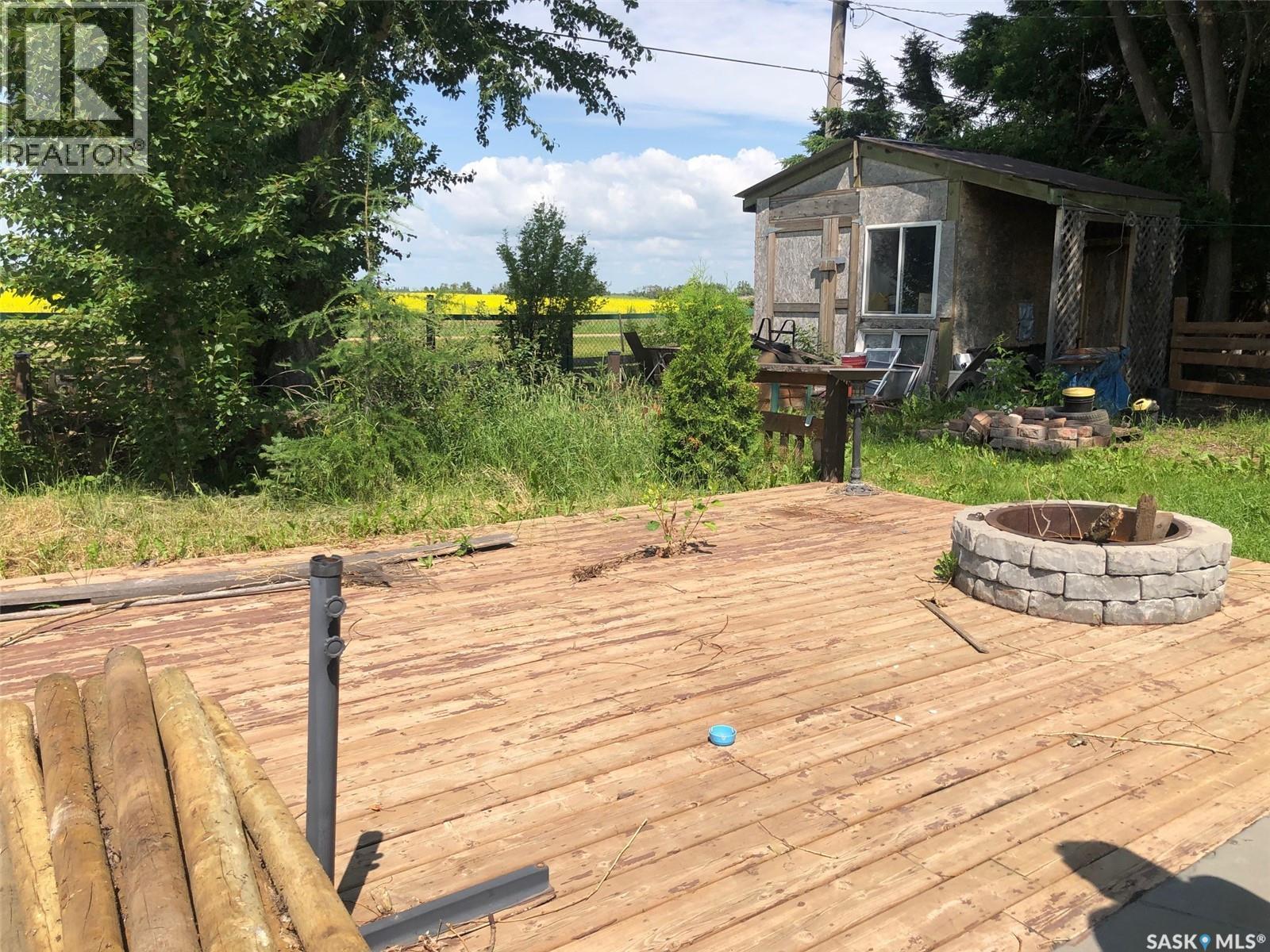 303 6Th Avenue, Invermay, SK - Outdoor With Deck Patio Veranda