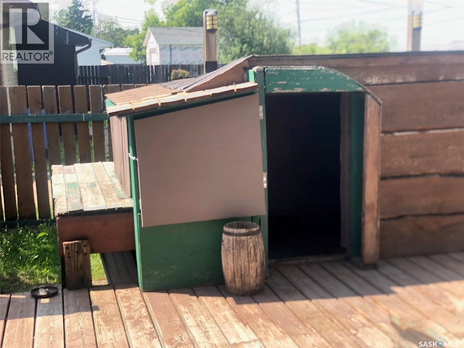 303 6Th Avenue, Invermay, SK - Outdoor With Exterior