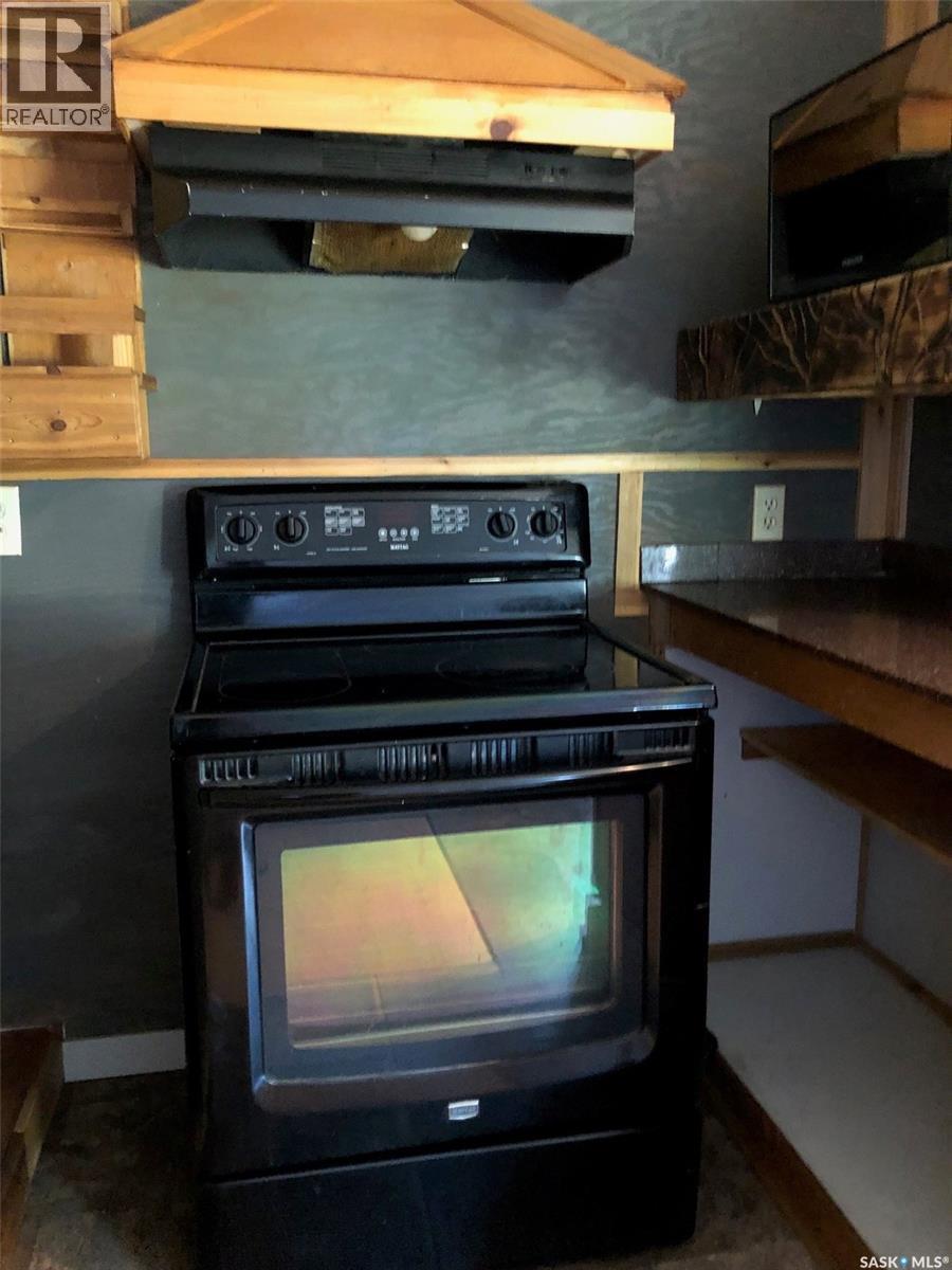 303 6Th Avenue, Invermay, SK - Indoor Photo Showing Kitchen