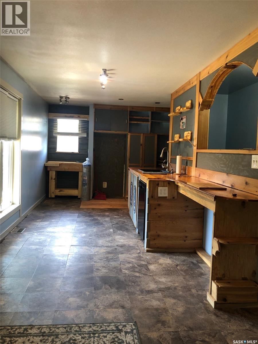 303 6Th Avenue, Invermay, SK - Indoor