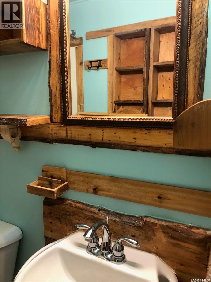 303 6Th Avenue, Invermay, SK - Indoor Photo Showing Bathroom