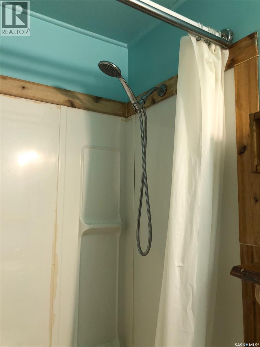 303 6Th Avenue, Invermay, SK - Indoor Photo Showing Bathroom