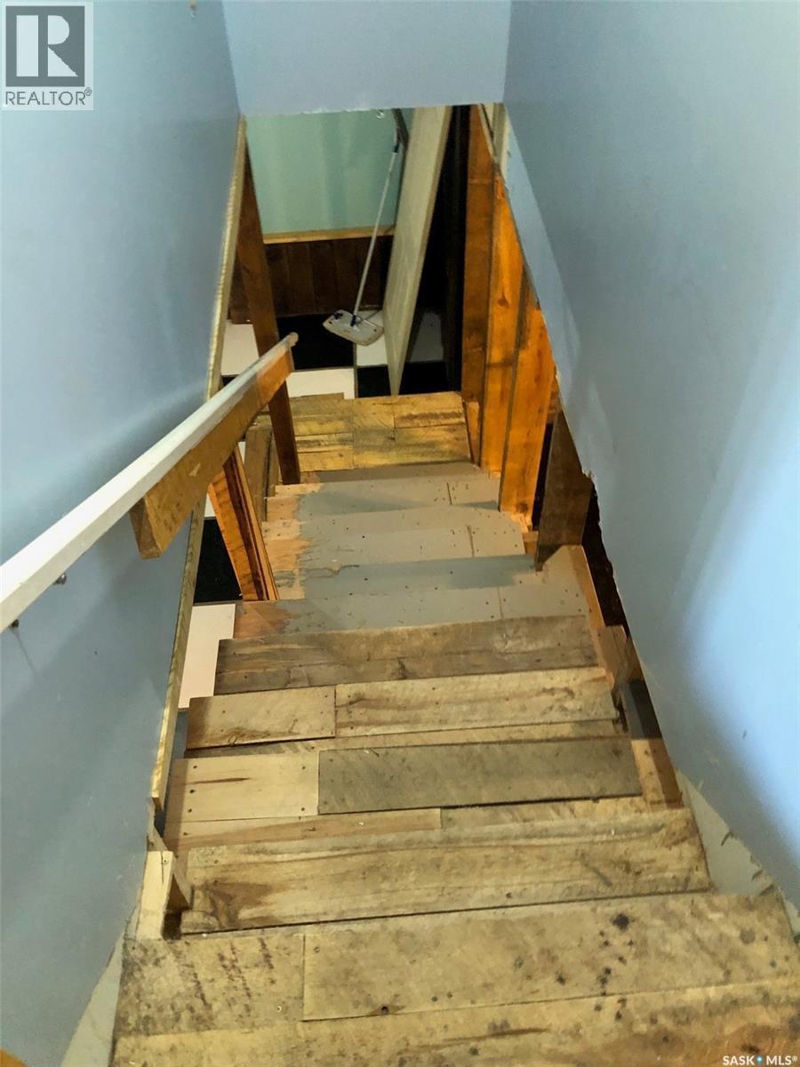 303 6Th Avenue, Invermay, SK - Indoor Photo Showing Other Room