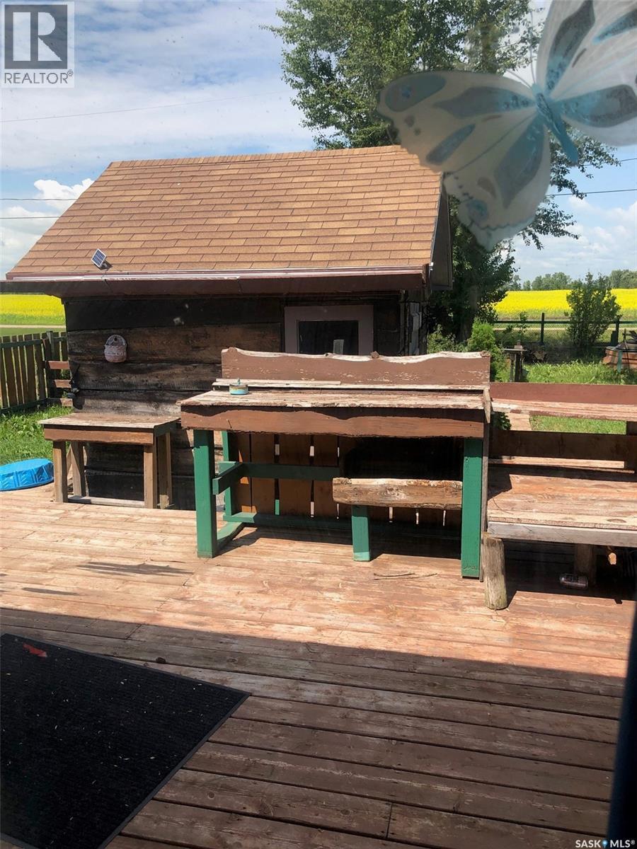 303 6Th Avenue, Invermay, SK - Outdoor With Deck Patio Veranda