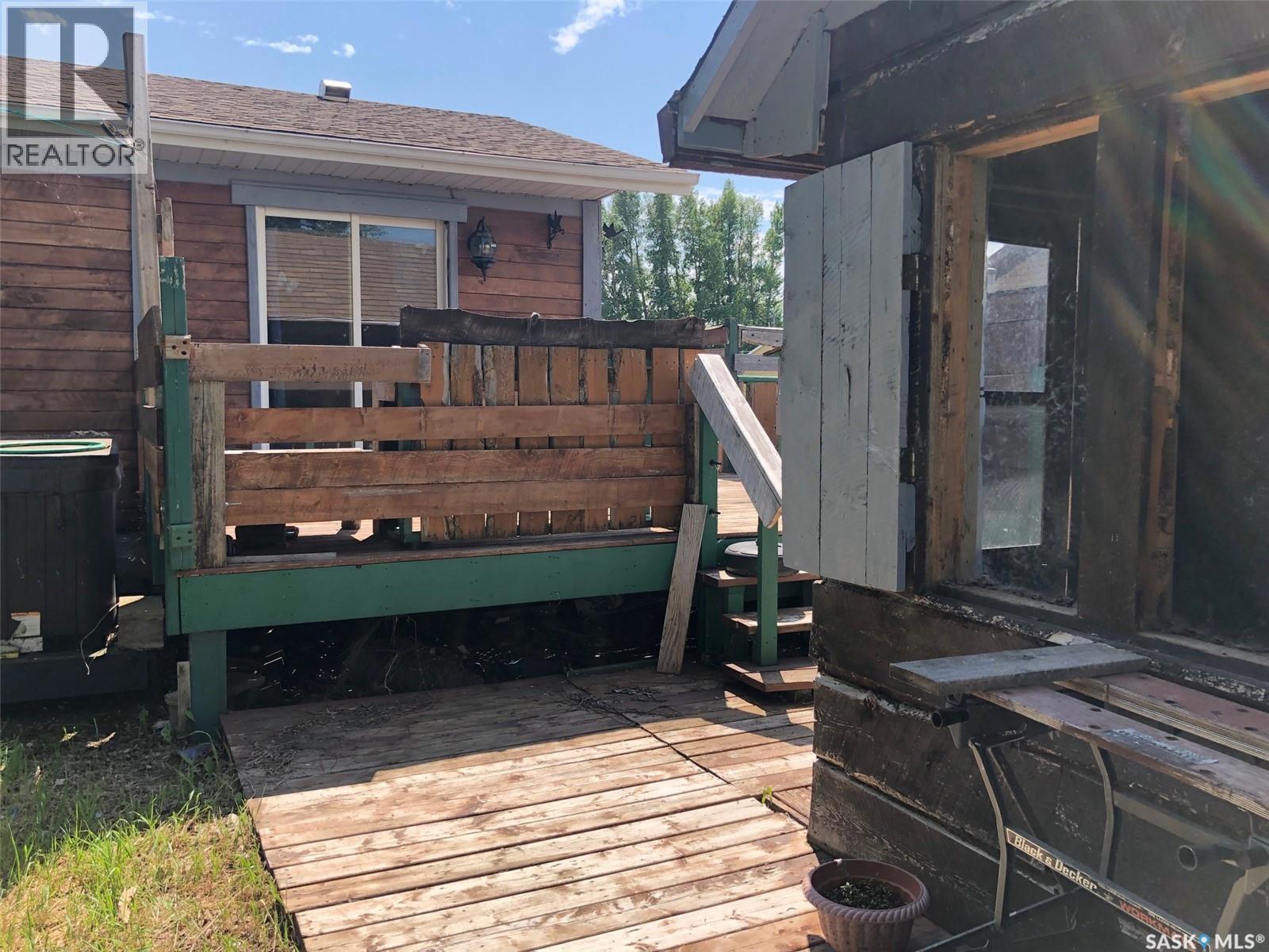 303 6Th Avenue, Invermay, SK - Outdoor