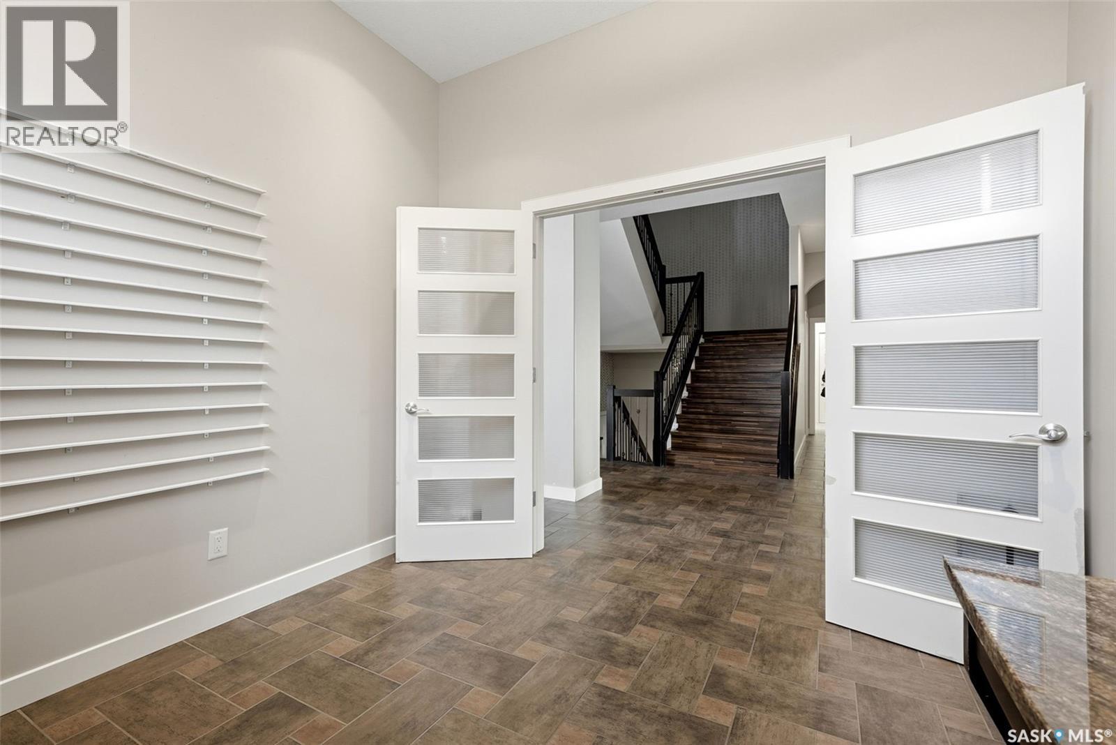 2423 Linner Bay, Regina, SK - Indoor Photo Showing Other Room
